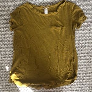 🌟3/$25🌟 h&m mustard t-shirt with pocket